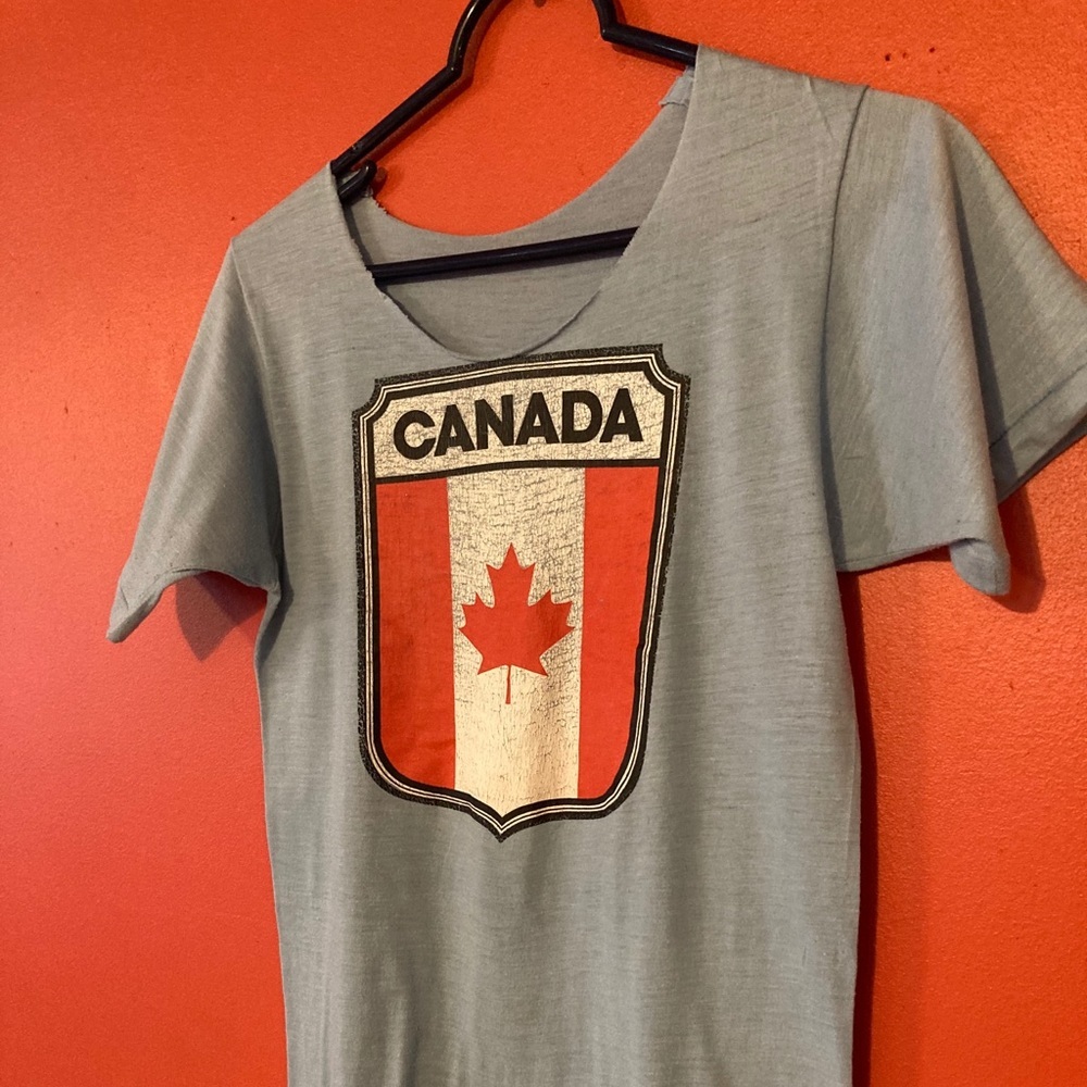 CANADA tee. Size M